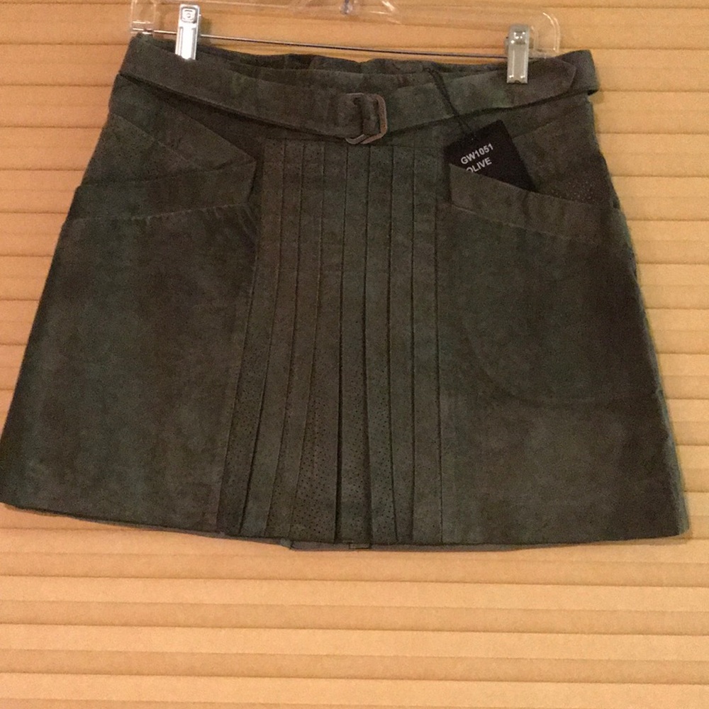 L.A.M.B Olive suede mini skirt sz 4